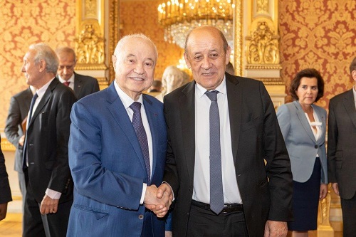 وزير خارجية فرنسا يستضيف أبوغزاله على إفطار عمل