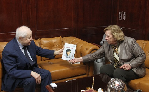  Journalist M. Al-Imam Presents her New Book ‘Struggle of Palestinian Women’ to Dr. Talal Abu-Ghazaleh