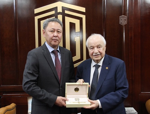 أبوغزاله والسفير الكازاخستاني لدى الأردن يبحثان سبل التعاون الاقتصادي