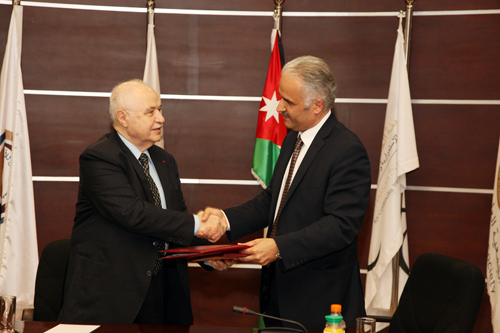 ESCWA Technology Center and LES-AC Sign MoU to Encourage Innovation